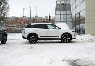 Подержанный автомобиль Jaecoo J7 2023 года (4 фото)