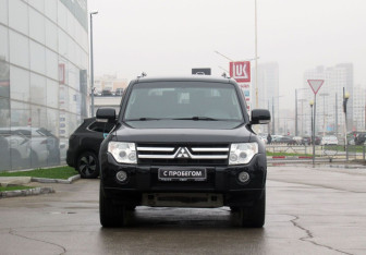 Подержанный автомобиль Mitsubishi Pajero 2008 года (2 фото)