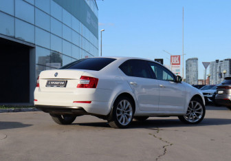 Подержанный автомобиль Skoda Octavia Liftback 2013 года (5 фото)