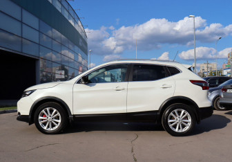 Подержанный автомобиль Nissan Qashqai 2016 года (8 фото)