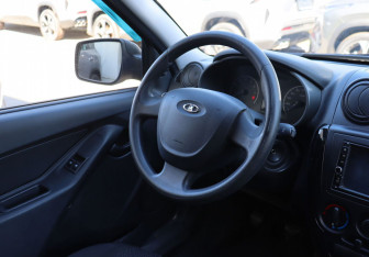 Подержанный автомобиль LADA (ВАЗ) Granta Sedan 2013 года (14 фото)