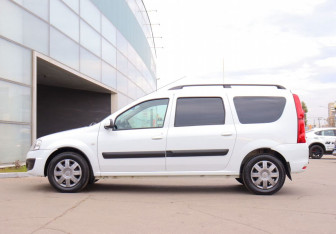 Подержанный автомобиль LADA (ВАЗ) Largus Wagon 2017 года (8 фото)