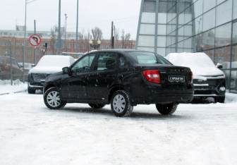 Подержанный автомобиль LADA (ВАЗ) Granta Sedan 2022 года (7 фото)