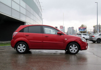 Подержанный автомобиль Kia Rio Hatchback 2010 года (4 фото)