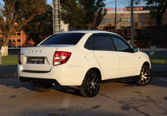 Подержанный автомобиль LADA (ВАЗ) Granta Sedan 2019 года (5 фото)