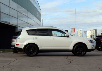 Подержанный автомобиль Mitsubishi Outlander 2010 года (4 фото)