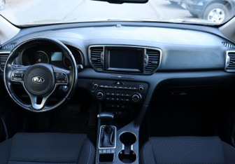 Подержанный автомобиль Kia Sportage 2017 года (13 фото)