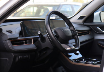 Подержанный автомобиль Exeed LX 2022 года (14 фото)