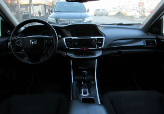 Подержанный автомобиль Honda Accord Sedan 2013 года (13 фото)