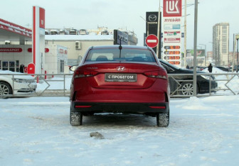 Подержанный автомобиль Hyundai Solaris Sedan 2021 года (6 фото)