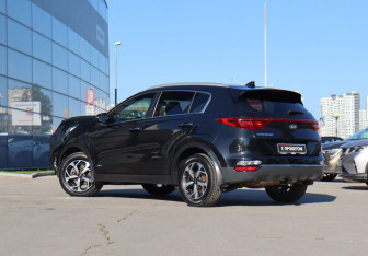 Подержанный автомобиль Kia Sportage 2018 года (7 фото)