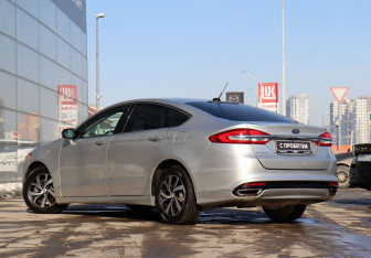 Подержанный автомобиль Ford Fusion (North America) 2016 года (7 фото)