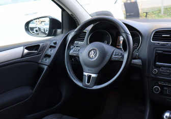 Подержанный автомобиль Volkswagen Golf Hatchback 2012 года (12 фото)