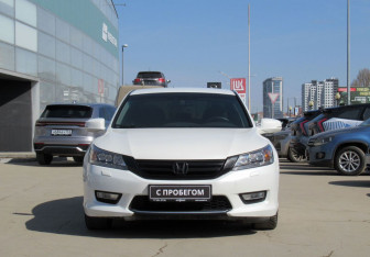 Подержанный автомобиль Honda Accord Sedan 2013 года (2 фото)