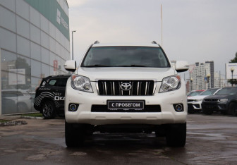 Подержанный автомобиль Toyota Land Cruiser Prado 2012 года (2 фото)