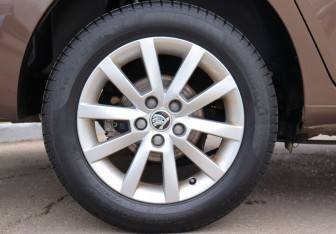 Подержанный автомобиль Skoda Rapid Liftback 2020 года (9 фото)