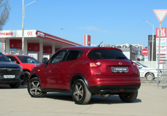 Подержанный автомобиль Nissan Juke 2011 года (7 фото)