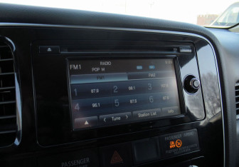 Подержанный автомобиль Mitsubishi Outlander 2012 года (15 фото)