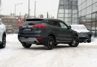 Подержанный автомобиль Geely Atlas 2019 года (5 фото)