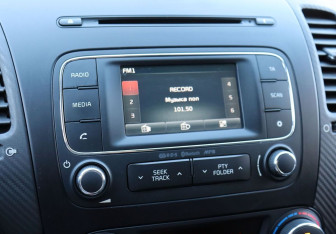 Подержанный автомобиль Kia Cerato Sedan 2013 года (16 фото)