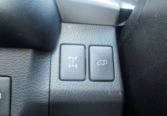 Подержанный автомобиль Toyota RAV4 2017 года (18 фото)