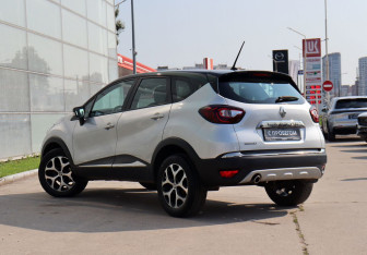 Подержанный автомобиль Renault Kaptur 2020 года (7 фото)