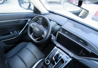 Подержанный автомобиль Geely Atlas Pro 2024 года (12 фото)