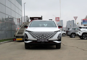 Подержанный автомобиль Omoda C5 2022 года (2 фото)