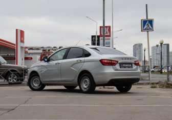 Подержанный автомобиль LADA (ВАЗ) Vesta Sedan 2020 года (7 фото)