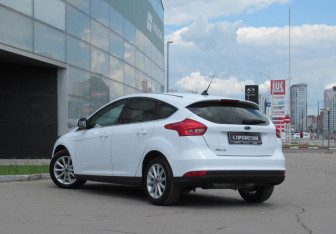 Подержанный автомобиль Ford Focus Hatchback 2018 года (7 фото)