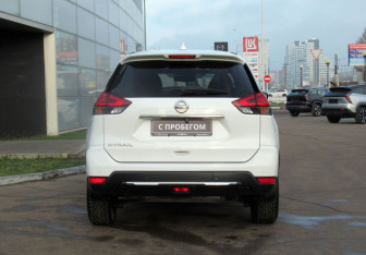Подержанный автомобиль Nissan X-Trail 2019 года (6 фото)