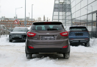 Подержанный автомобиль Hyundai ix35 2014 года (6 фото)