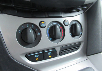 Подержанный автомобиль Ford Focus Sedan 2012 года (12 фото)