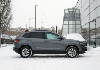Подержанный автомобиль Skoda Karoq 2021 года (4 фото)