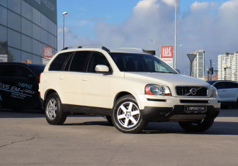 Подержанный автомобиль Volvo XC90 2010 года (3 фото)