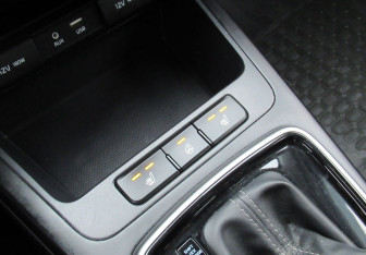 Подержанный автомобиль Kia Rio Hatchback 2018 года (16 фото)