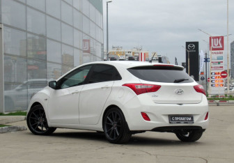 Подержанный автомобиль Hyundai i30 Hatchback 2012 года (7 фото)