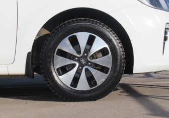 Подержанный автомобиль Kia Rio Sedan 2018 года (9 фото)