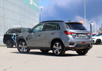 Подержанный автомобиль Mitsubishi ASX 2021 года (7 фото)