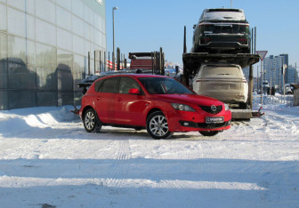 Подержанный автомобиль Mazda 3 Hatchback 2006 года (3 фото)