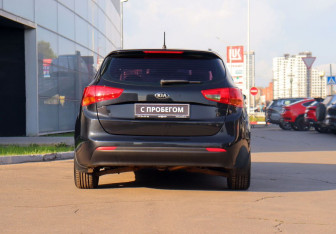 Подержанный автомобиль Kia Ceed Wagon 2014 года (6 фото)
