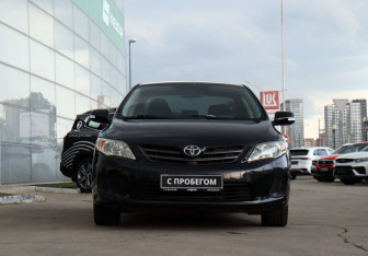 Подержанный автомобиль Toyota Corolla Sedan 2010 года (2 фото)
