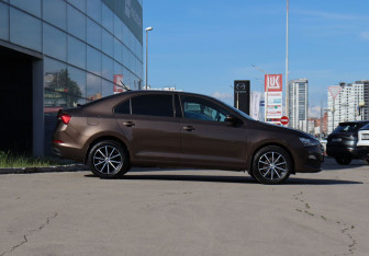 Подержанный автомобиль Skoda Rapid Liftback 2021 года (4 фото)