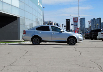 Подержанный автомобиль Skoda Octavia Liftback 2010 года (4 фото)