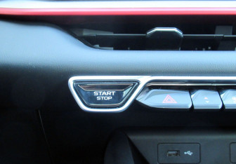 Подержанный автомобиль Geely Coolray 2024 года (16 фото)