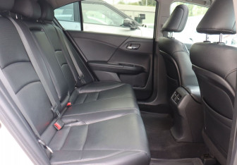 Подержанный автомобиль Honda Accord Sedan 2013 года (10 фото)