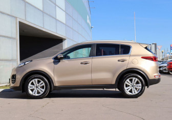 Подержанный автомобиль Kia Sportage 2017 года (8 фото)