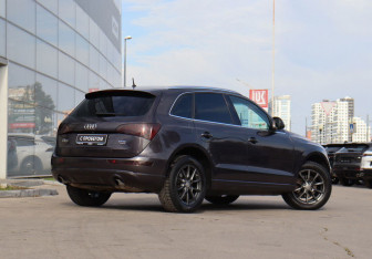 Подержанный автомобиль Audi Q5 2010 года (5 фото)