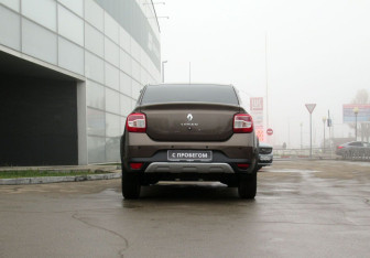 Подержанный автомобиль Renault Logan Sedan 2019 года (6 фото)