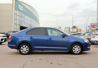 Подержанный автомобиль Skoda Rapid Liftback 2018 года (4 фото)